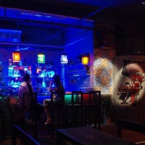 海口红蜘蛛酒吧（海口市海甸岛环惠大厦地下东侧）