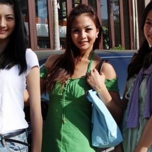 台湾三名美女亮相三亚新丝路模特大赛