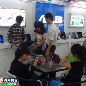 明珠广场创新电脑城笔记本"跳水"千元